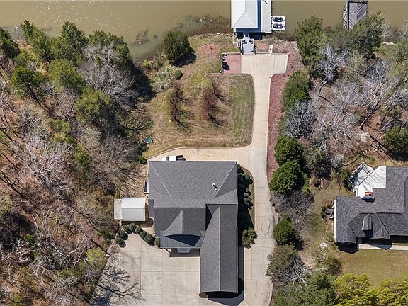 3rd image of 15104 Burnt Pines Rd