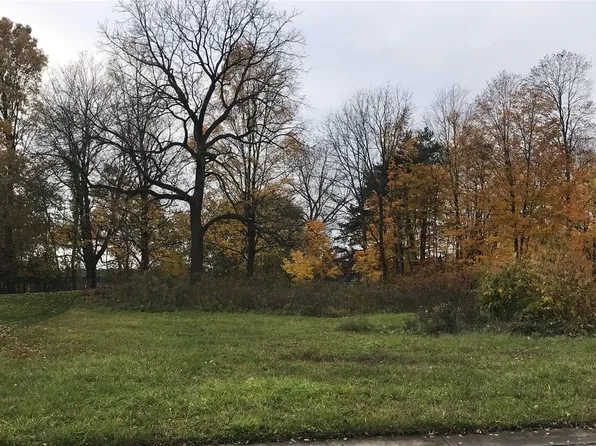 9595 Windsor Ln, Clarkston, MI 48348