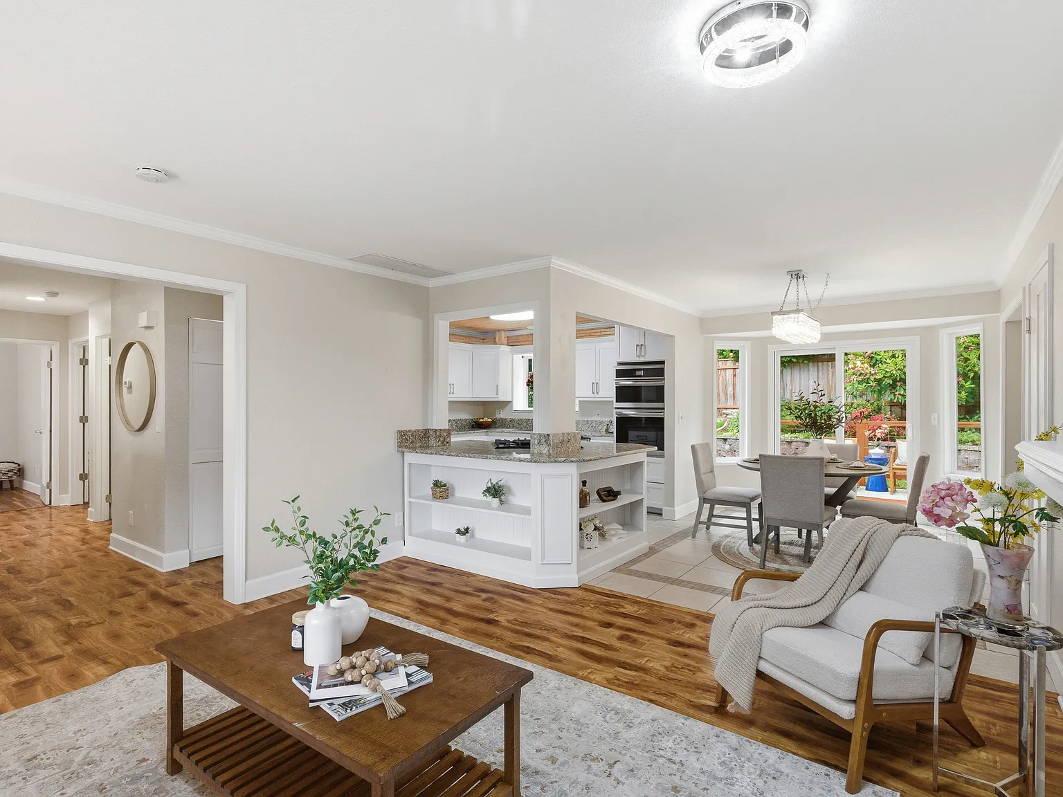 4 bed, 2200 sqft, $4,000 — Photo 3