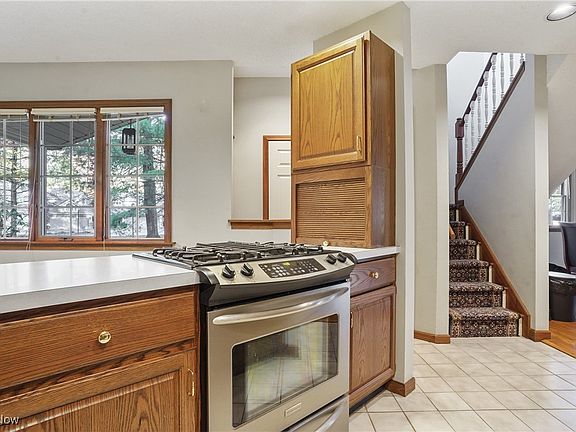 5th image of 6747 Lockwood Blvd