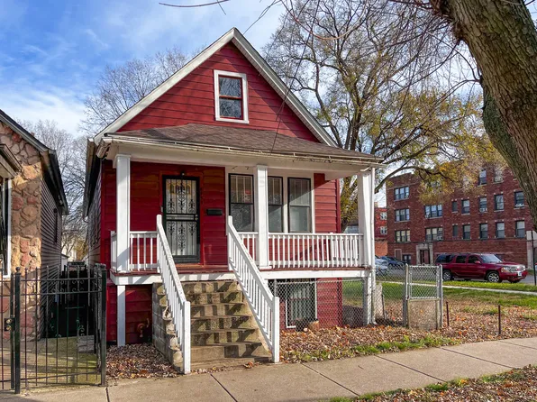 8953 S Muskegon Ave, Chicago, IL 60617