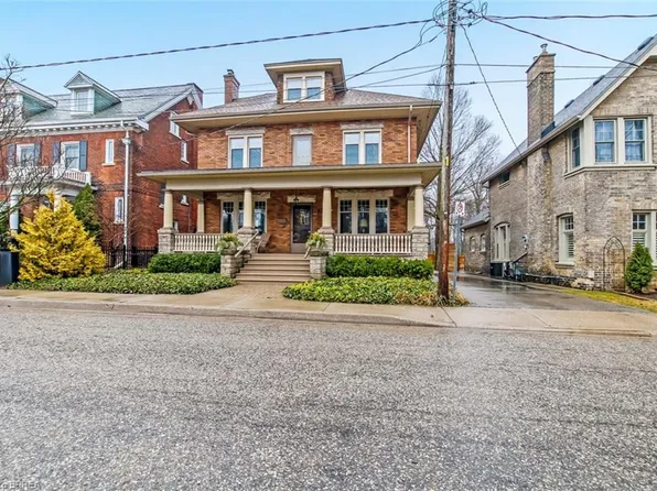 52 Chestnut Ave, Brantford, ON N3T 4C2