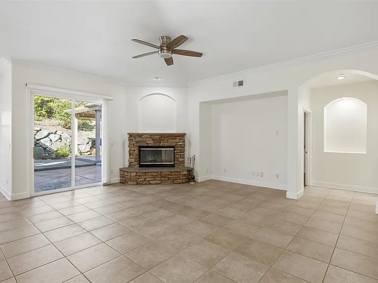 2100 Lamego Way — Photo 11