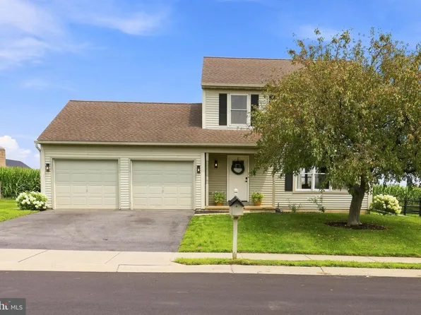 313 Willow Ln, New Holland, PA 17557