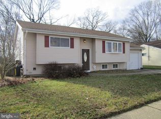 19 Farm Brook Dr, Hamilton, NJ 08690