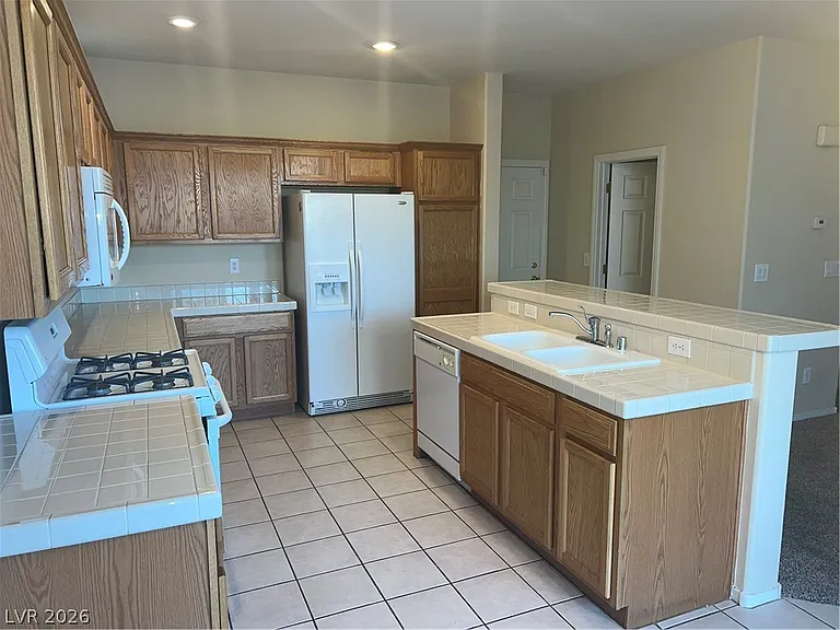 10236 Wolf Pack Ln — Photo 4