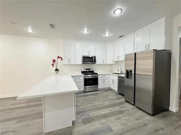5415 W Harmon Ave Unit 1006, Las Vegas, NV 89103