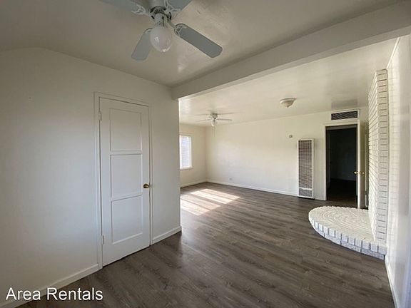 3rd image of 1001 Flora St