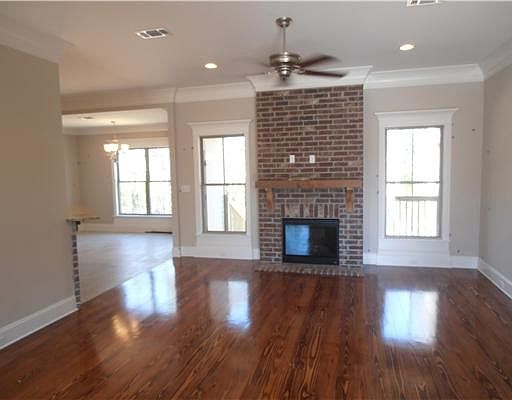 2nd image of 1872 Braewood Pl