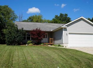 6305 Burning Tree St, Jackson, MI 49201