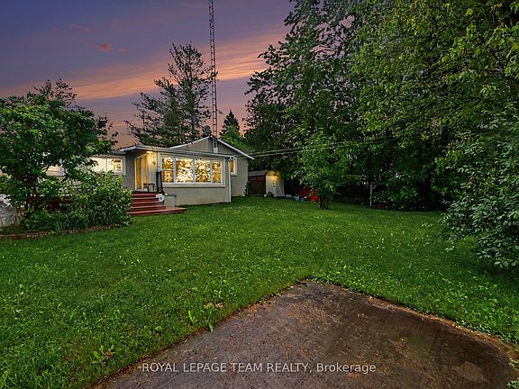 2nd image of 2466 Fairmile Rd N