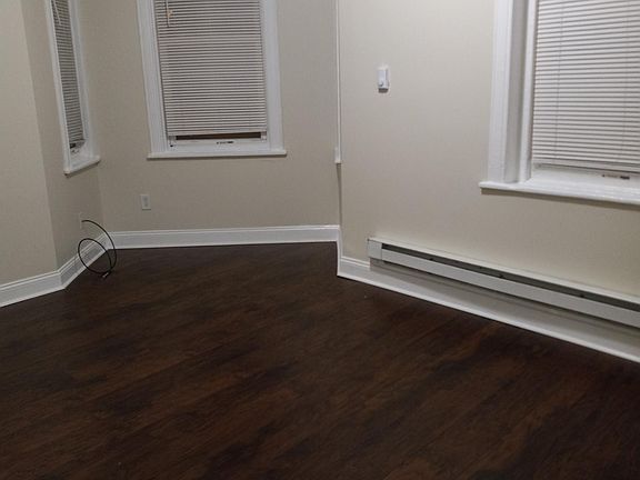 4th image of 350 W Queen Ln APT 3