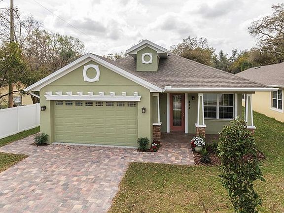 4th image of 816 W Country Club Dr