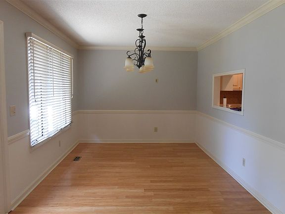 4th image of 1635 Village Ln