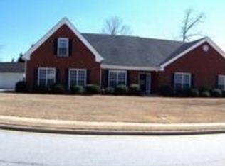 670 Roland Manor Dr, Dacula, GA 30019