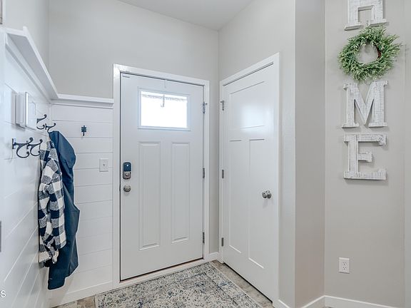 3rd image of 3919 Meridian Dr