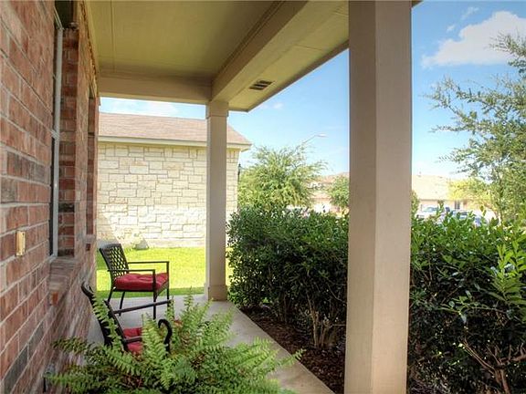 3rd image of 1111 Henderson Dr