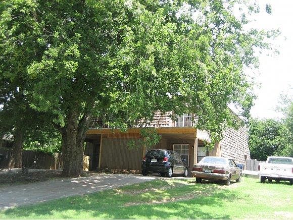 1st image of 911 N Acacia Cir