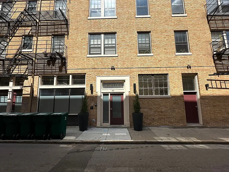 1401 Main Street — Photo 2