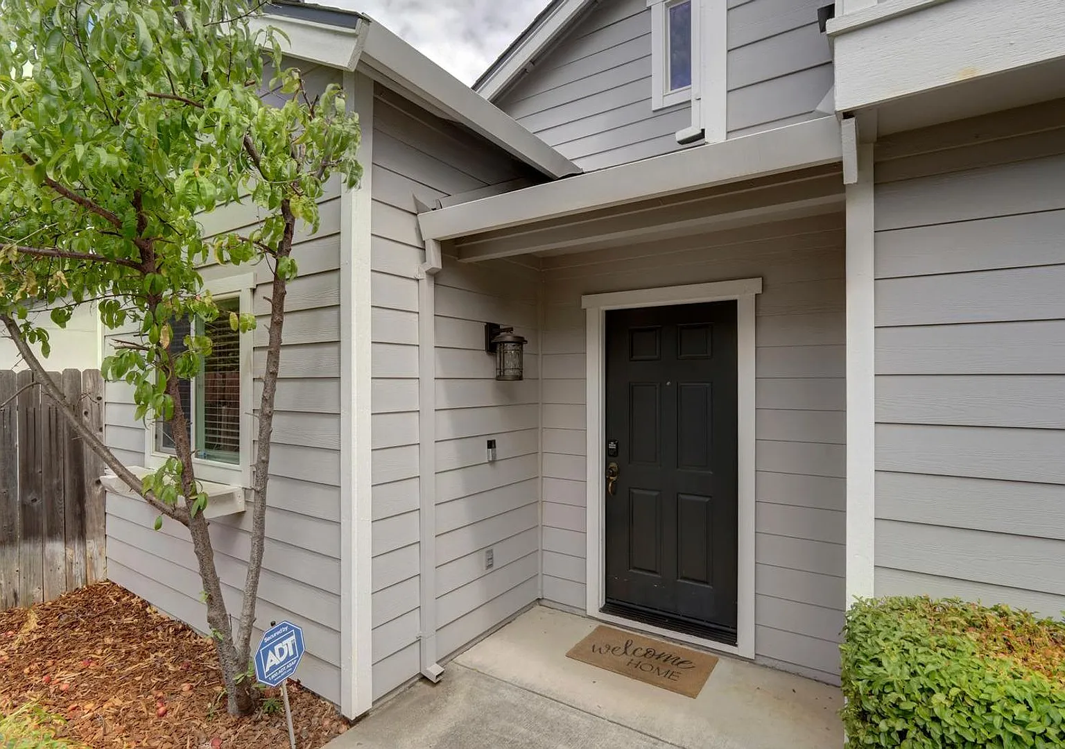 Gated Laguna Mirage Community: 3 bedrooms, 3 full bathrooms — Photo 4