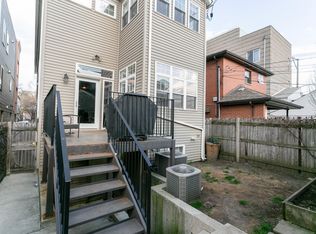 1620 N Artesian Ave #G, Chicago, IL 60647