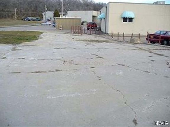 3rd image of 2300 Transit Ave