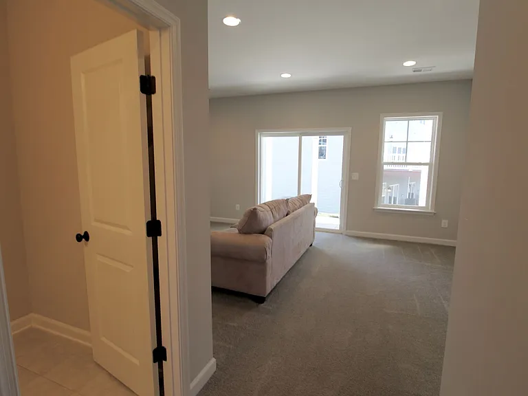 3398 Monterey Dr — Photo 3