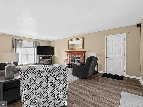 5th image of 4539 N Woods Trl