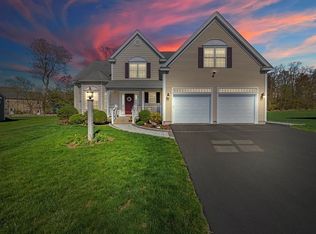 15 Ridgewood St, Ashland, MA 01721