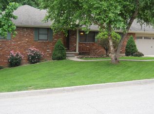 810 Country Ridge Dr, Jefferson City, MO 65109