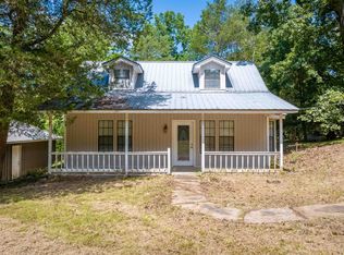 1952 Dr Fisher Ln, Decaturville, TN 38329