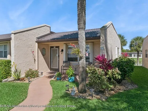 317 Golden River Dr, West Palm Beach, FL 33411