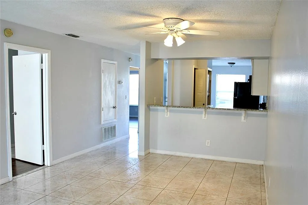 2 bed, 2.0 bath, 991 sqft, $1,800 — Photo 3