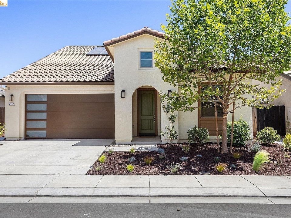 1st image of 4352 Vanguard Dr