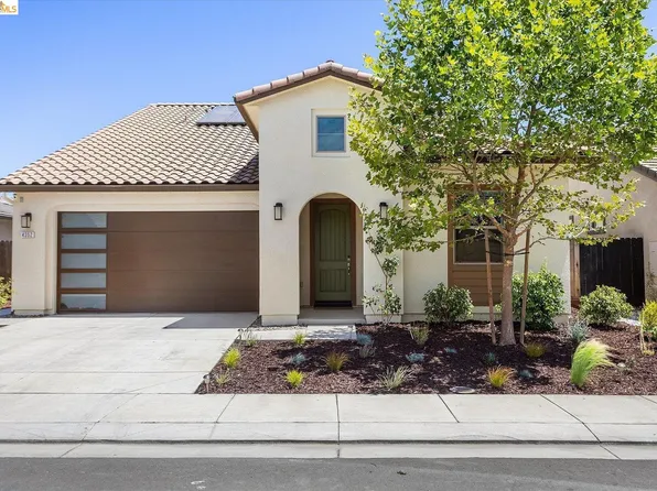 4352 Vanguard Dr, Modesto, CA 95356