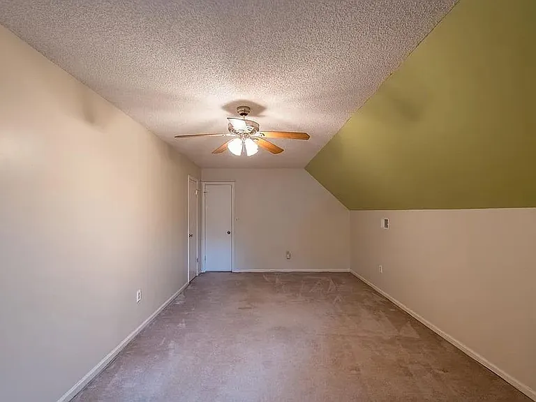 1009 Williamsburg Dr — Photo 27