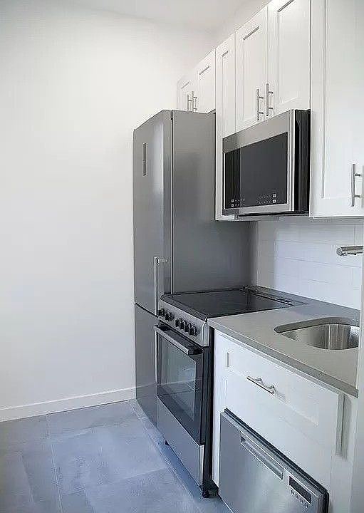 2nd image of 338 E 13th St APT 2B