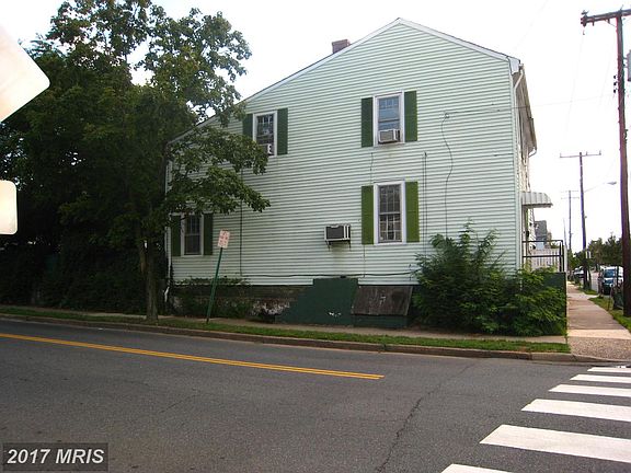 2nd image of 100 Wolfe St