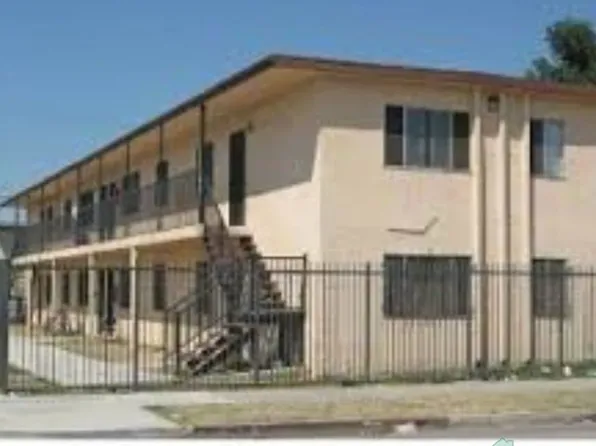 9823 S Main St, Los Angeles, CA 90003