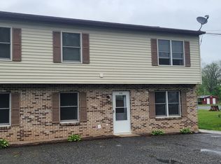 5 E Green St, Bechtelsville, PA 19505