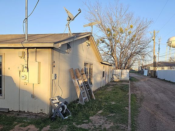 2nd image of 507 Van Buren St