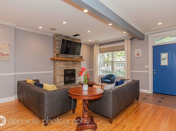 4th image of 3515 W Beach Ave