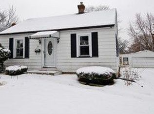 921 4th Ave, Aurora, IL 60505