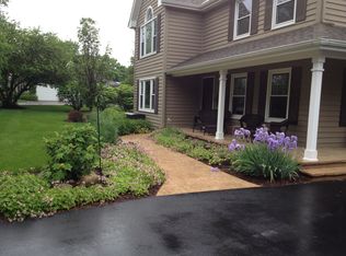 38W778 Cloverfield Cir, St Charles, IL 60175