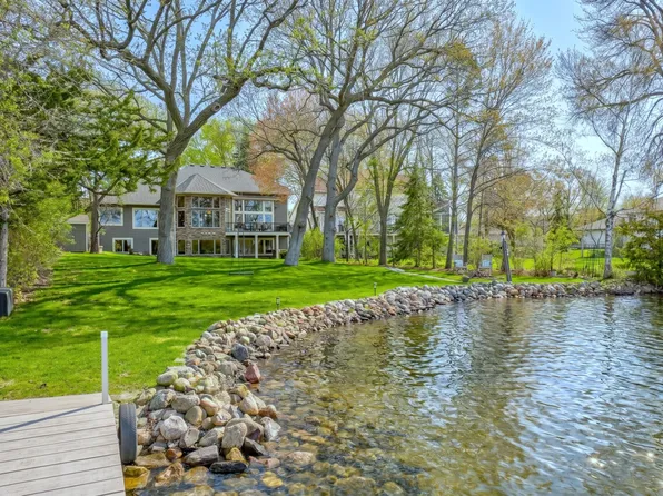5256 Oxford St N, Shoreview, MN 55126