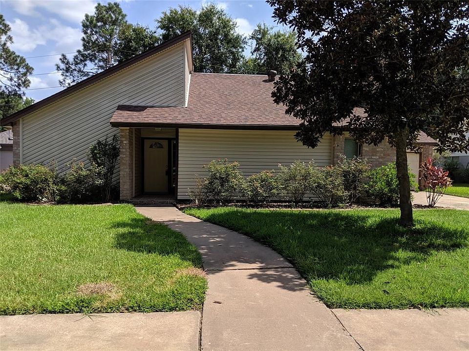 1st image of 15603 Pine Mountain Dr