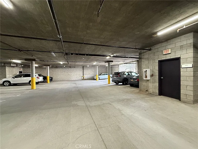 3401 S Bentley Ave #203 — Photo 38