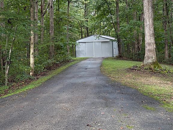 5th image of 2636 Country Club Rd