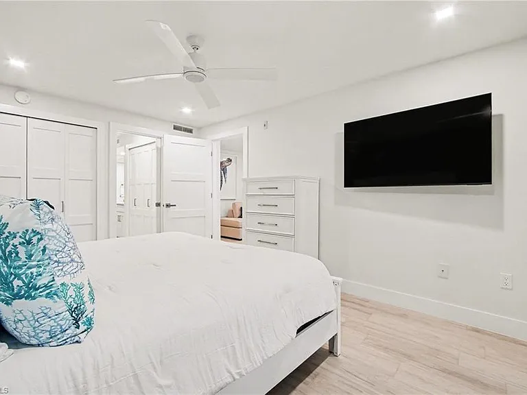 25870 Hickory Blvd #101 — Photo 26
