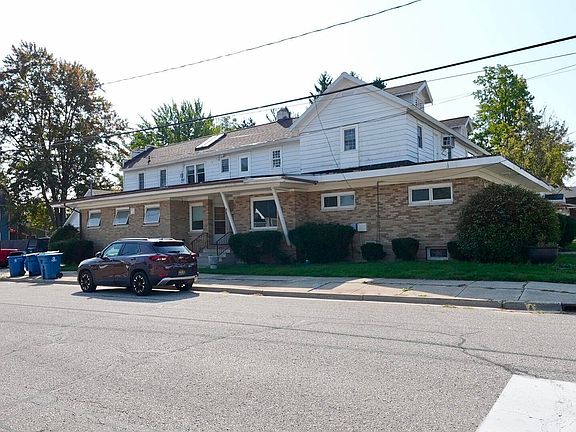 2nd image of 126 Eastmanville St